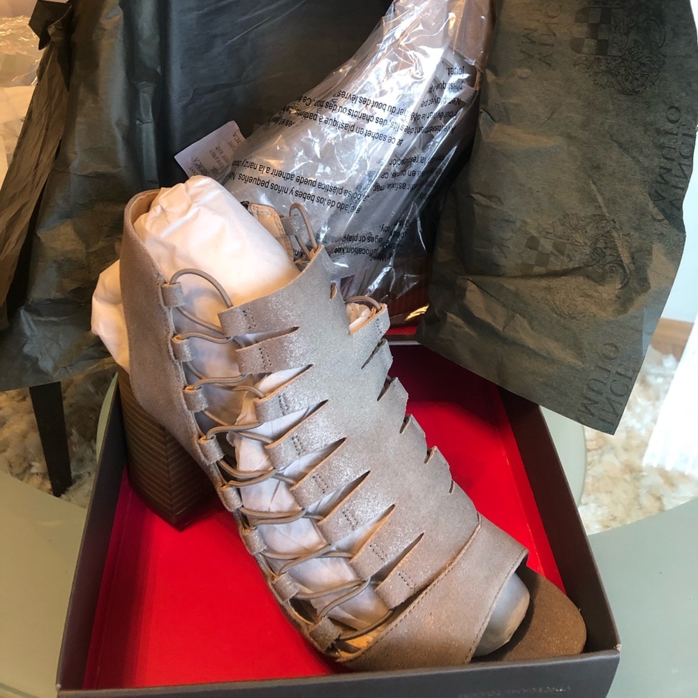 New Sexy Vince Camuto Heel